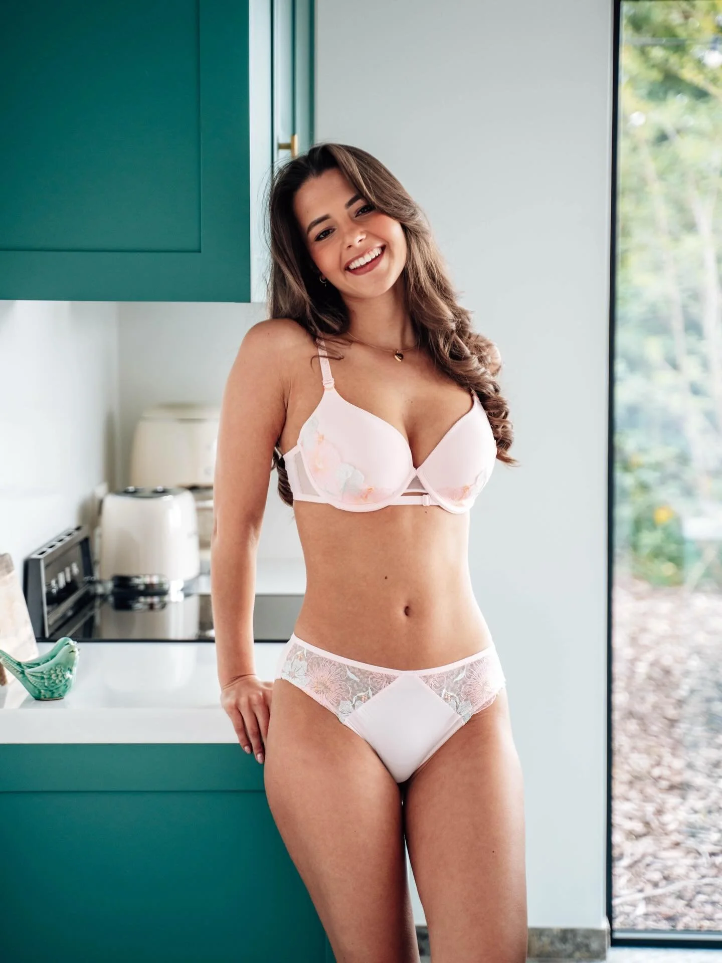 Who doesn&rsquo;t love a pink bra?💝
Ideale moederdagtip&hellip;
#moederdag #hethuisvandelingerie #chantelle #chantellelingerie #shopinieper
