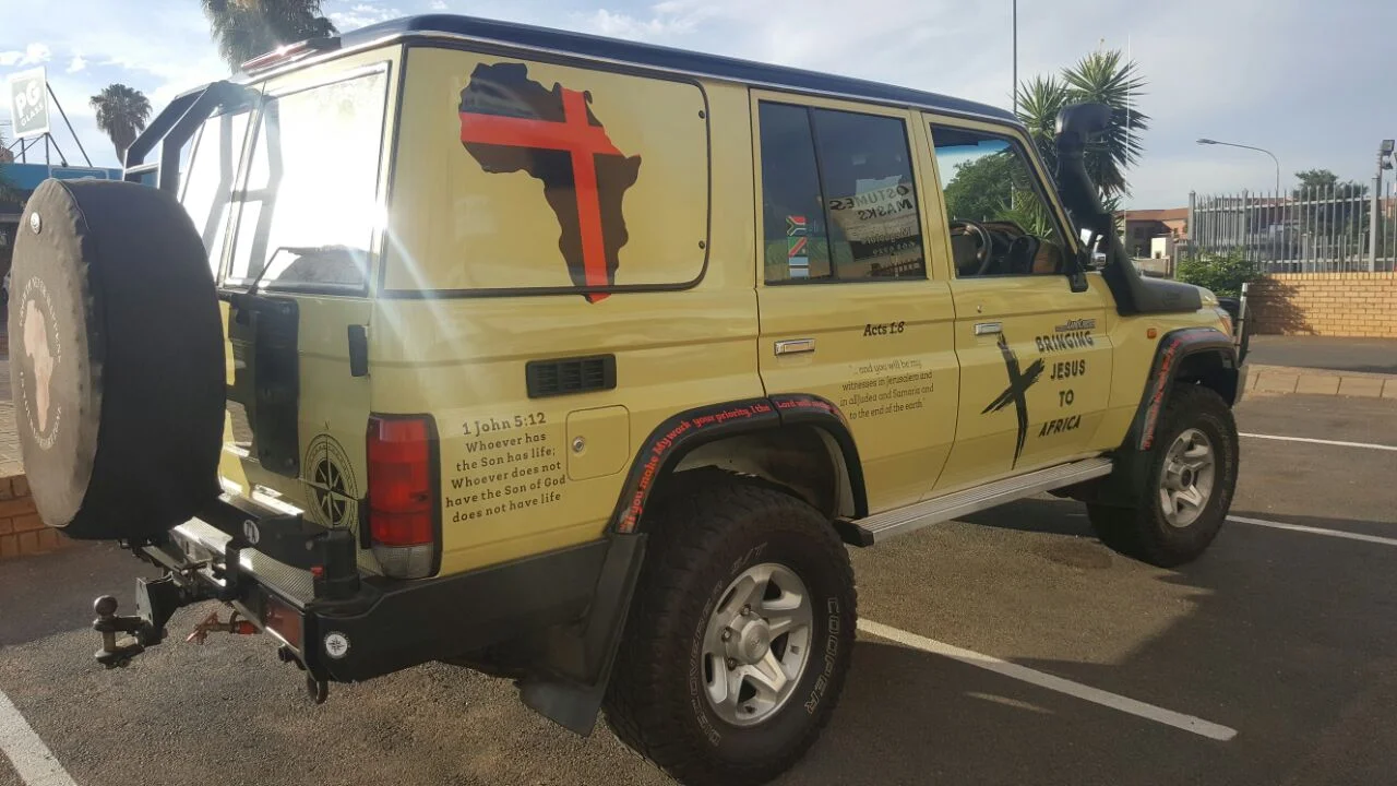 IM - Land Cruiser Full wrap.jpg