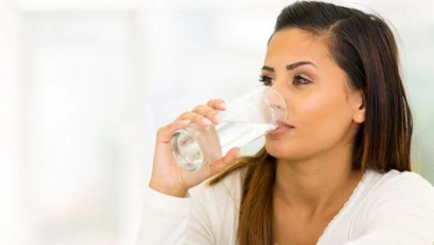 sit-and-drink-water_620x350_71493288506.jpg