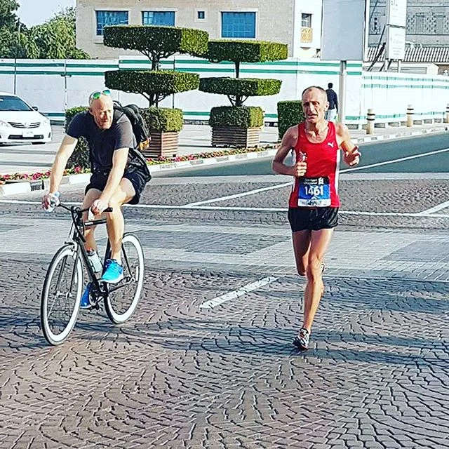 Supporting our runners in the Dubai Marathon 2017. A bicycle carrying water, GU and all manner of motivational gibberish helping Grant Beerling to big PB. #neverstoprunning #dubaimarathon #dubaimarathon2017 #dubairunners