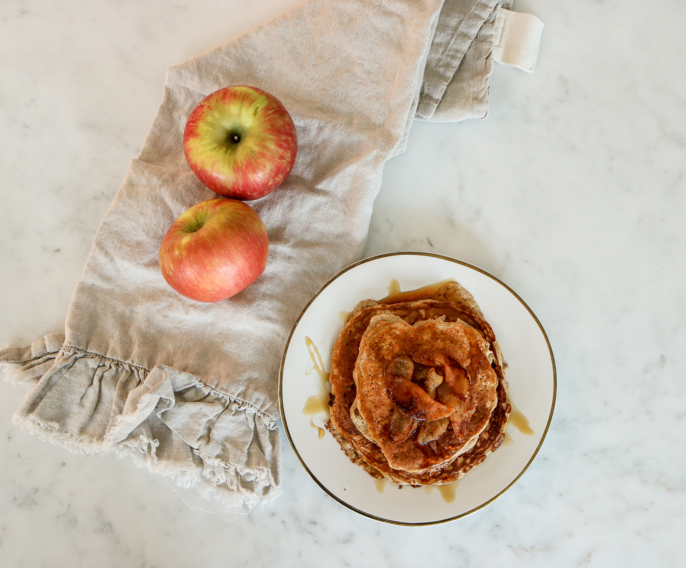 APPLE PROTEIN PANCAKES