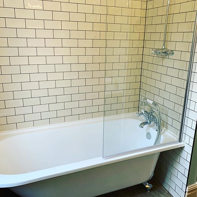 First finished bathroom post lockdown. Hard to get a good angle of this one which does the room justice! Started as a small bathroom with adjacent w.c knocked into one. Crackled glaze cream tiles@with chocolate grout, great combo. Compliments the woo