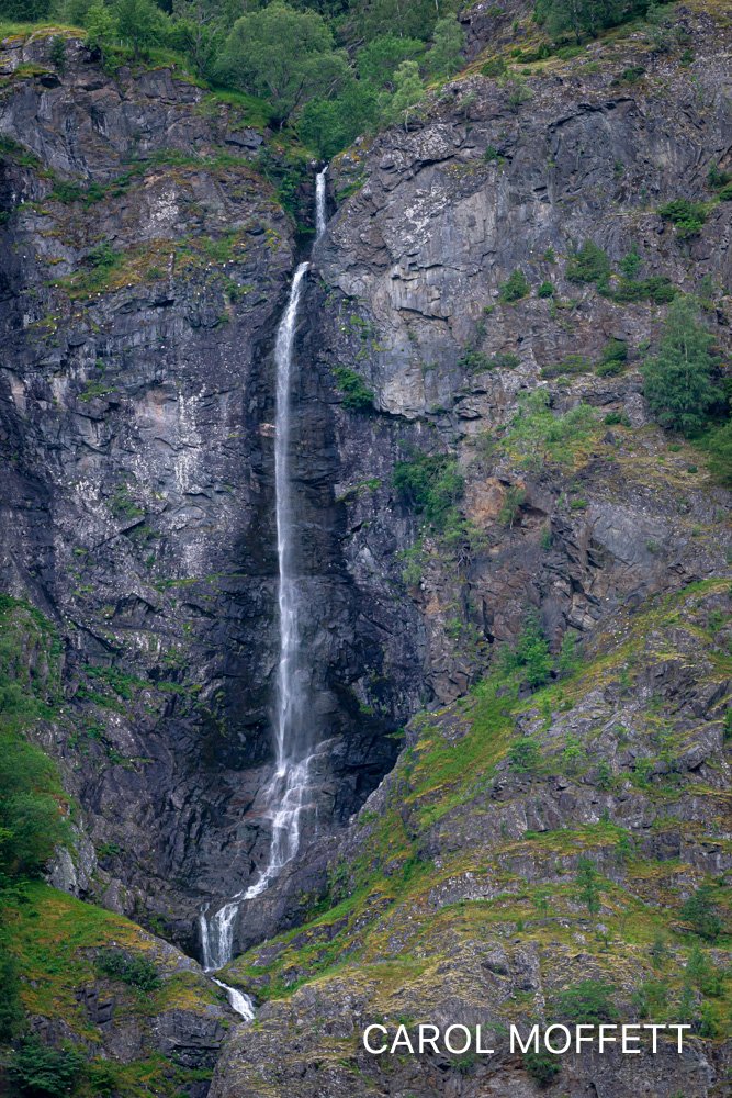 Norway_Waterfall_to_the_Fjord.jpg