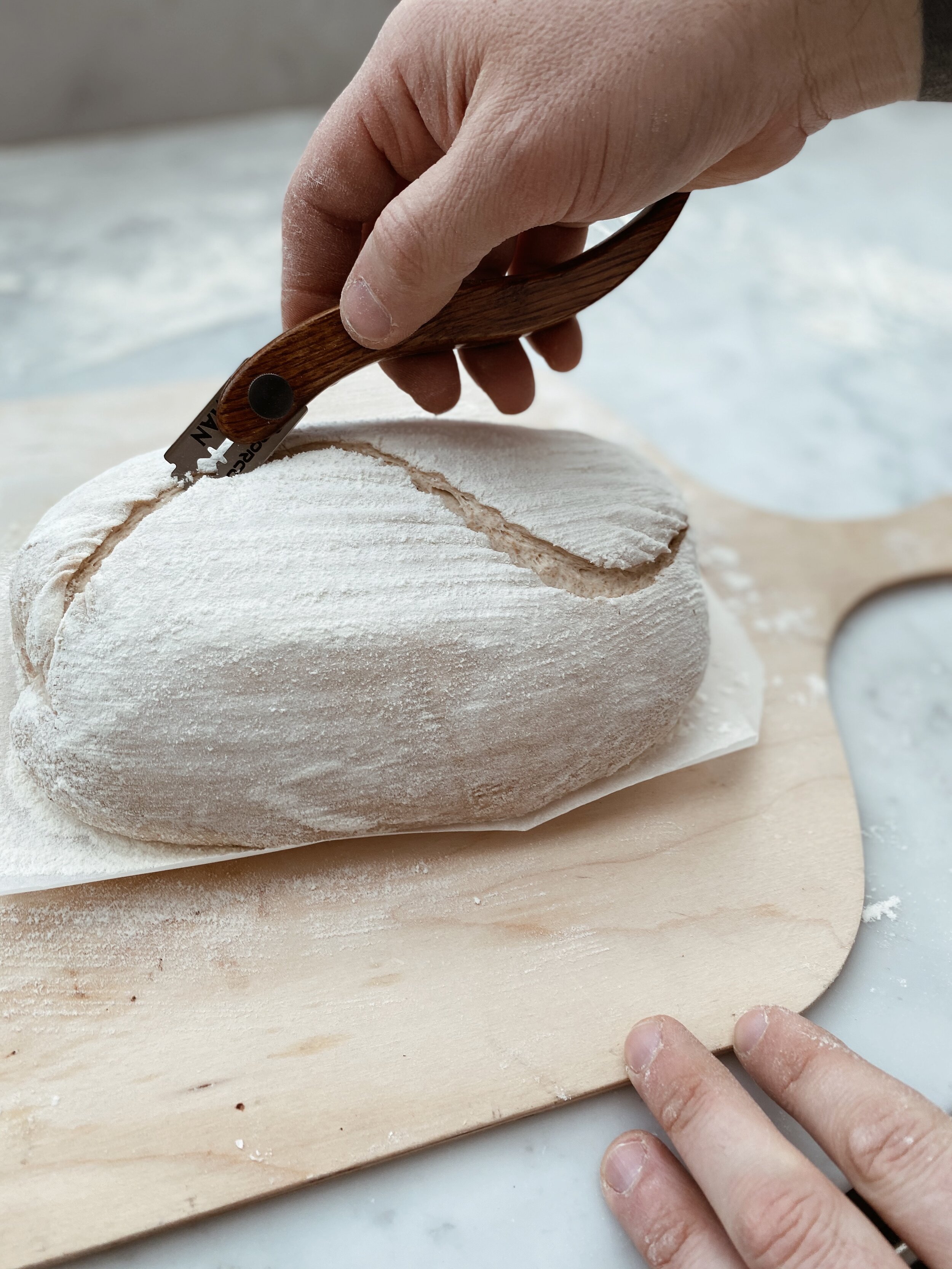 Reuvv Pane Bakers Taglierino Tagliando Attrezzo Dough Creazione Rasoio Manico in Legno Teglie e Stampi 