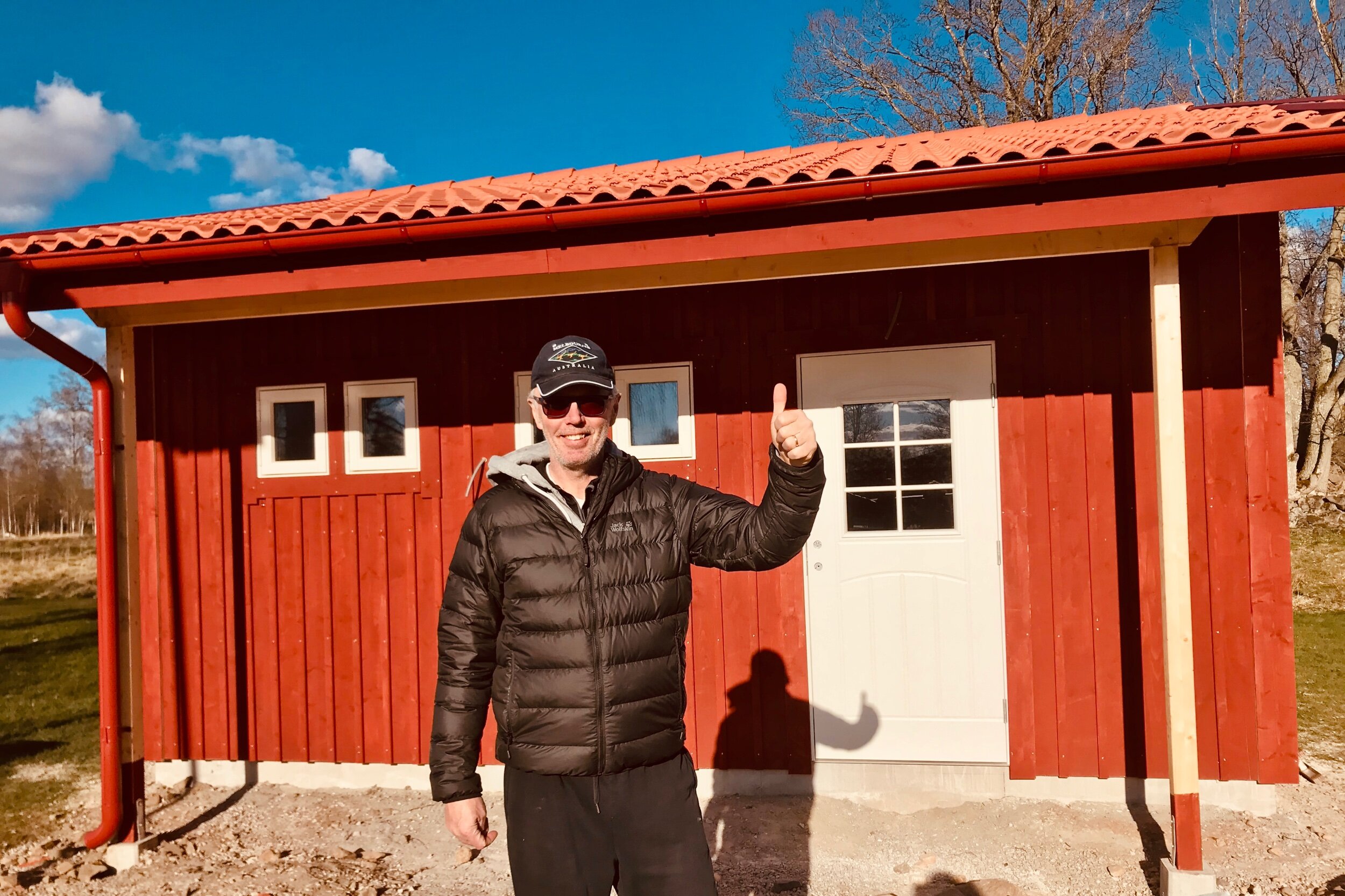 23/4 Samma tumme men hela armen och lite till...