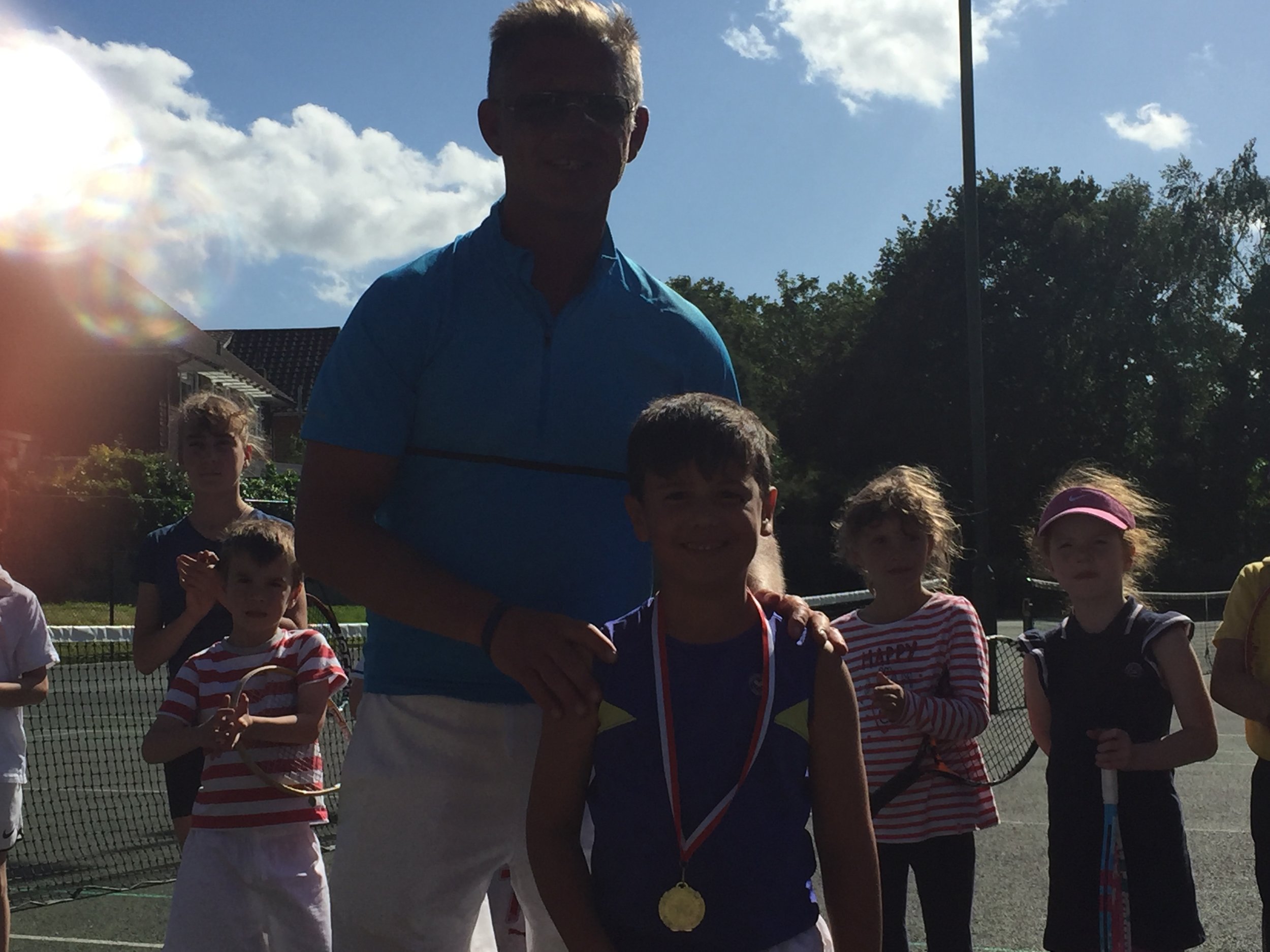 Congratulations to the Winner of the Mini Orange Matchplay Max Cobourne. Pictured here is Paolo Taurae Winner of the Mini Red Matchplay.......bearing an uncanny likeness to a certain Spaniard who triumphed in the French Open final today in Paris!!
