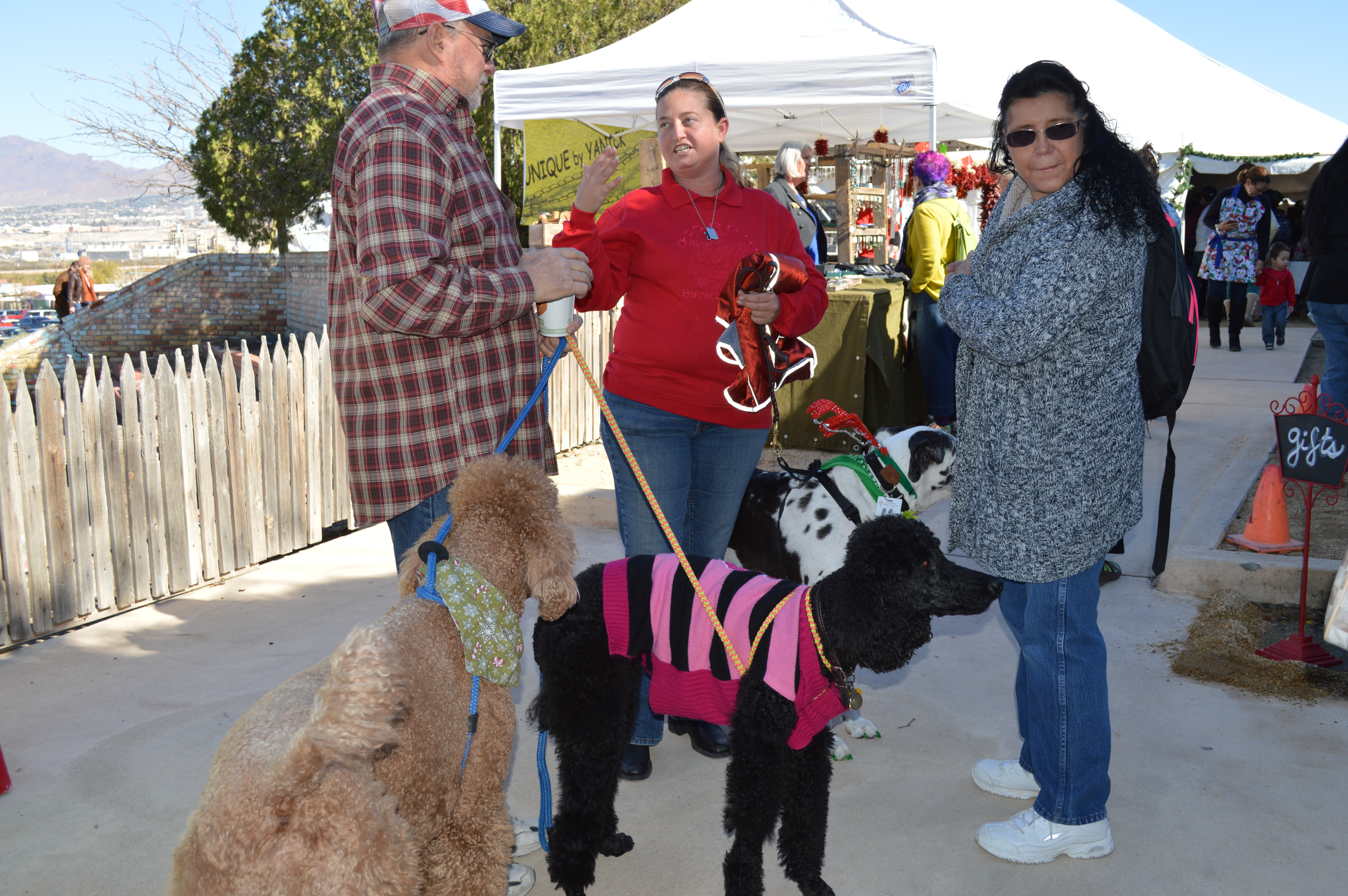 Holiday Market 2016 (48).png