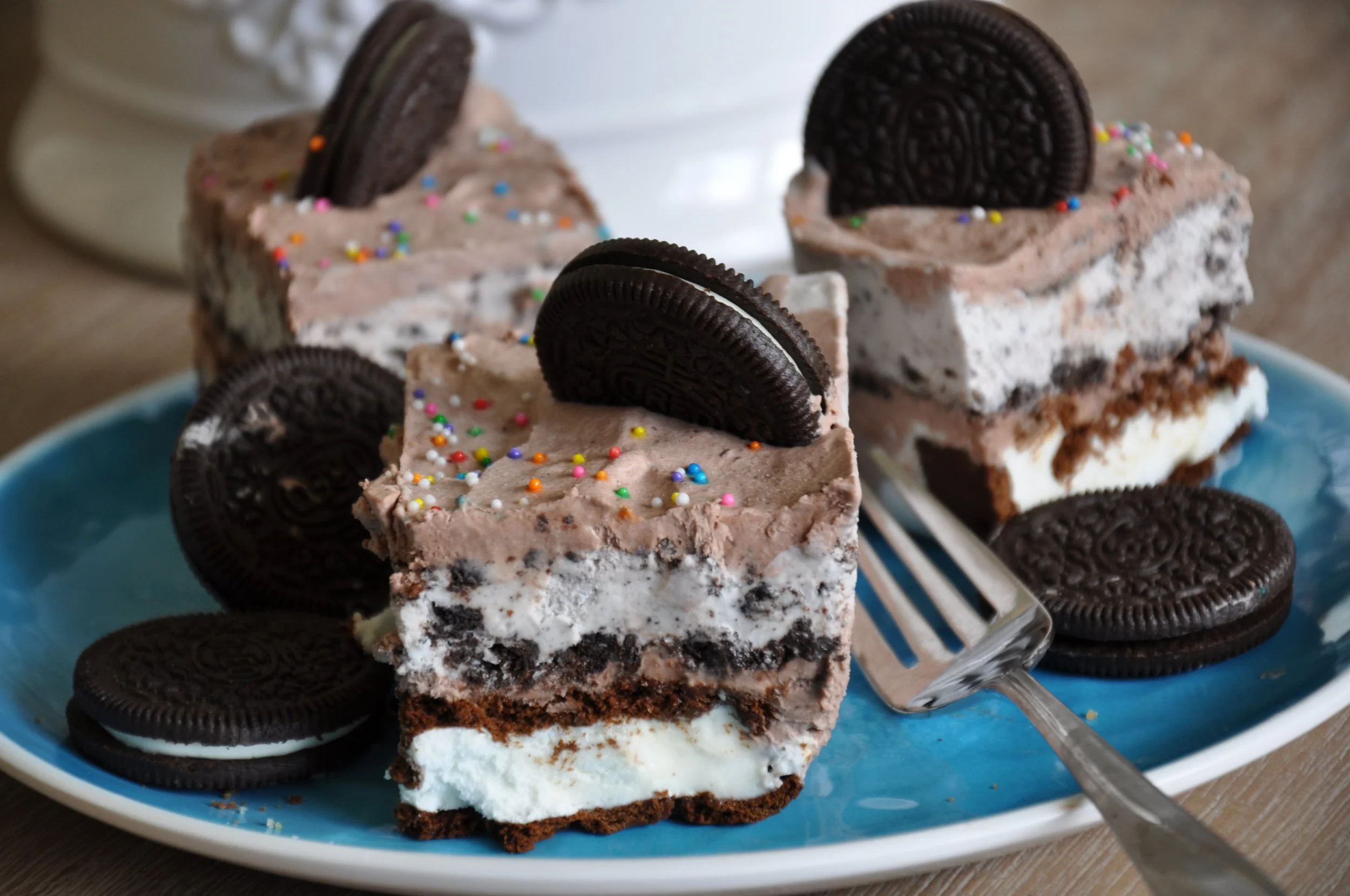 Easy Peanut &amp; Tree Nut Free Ice Cream Cake