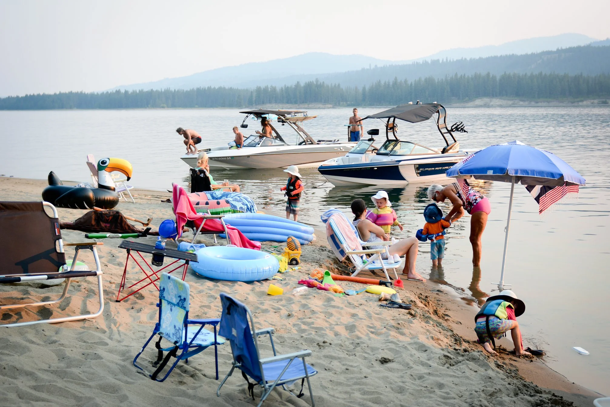 LakeRooseveltHouseboating1.jpg