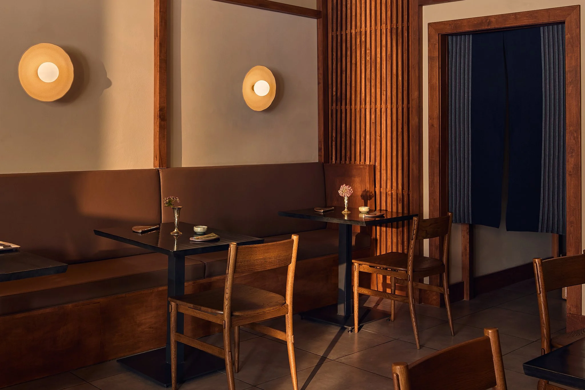 Shot_07_DiningVignette_01.jpg