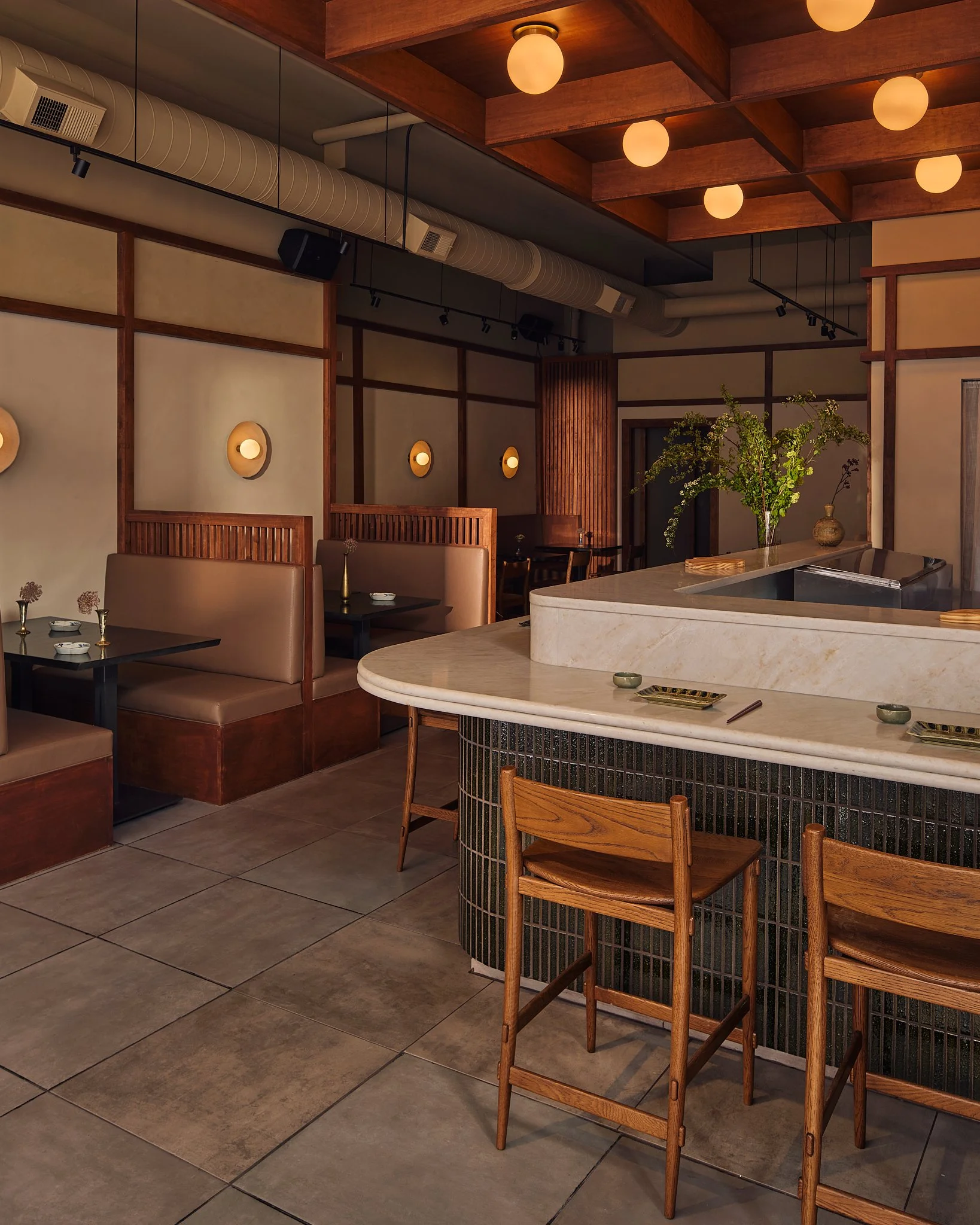 Shot_05_DiningRoomVertical_01.jpg