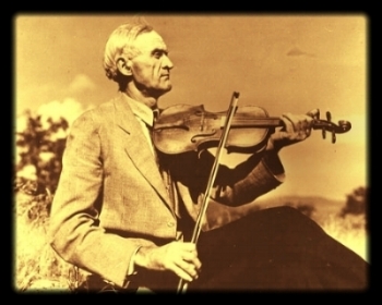 Fiddlin’ John Powers at the White Top Folk Festival, circa 1939. White Top, Virginia.