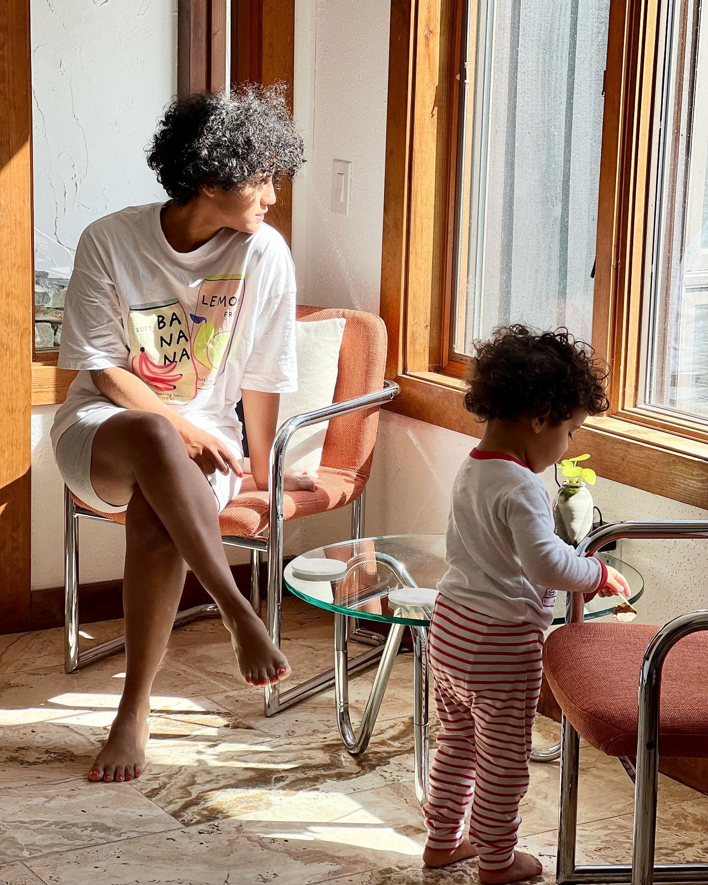 Morning moments at MC

#vermonliving #momson #design #midcentury #interiordecor #interiordesign #foyerdecor #interiorstyling #curatedspaces #decorations #roomdecor #familyvacation 
#plymouthvermont #ludlowvt #killingtonvermont #vermont #skihouse #ver