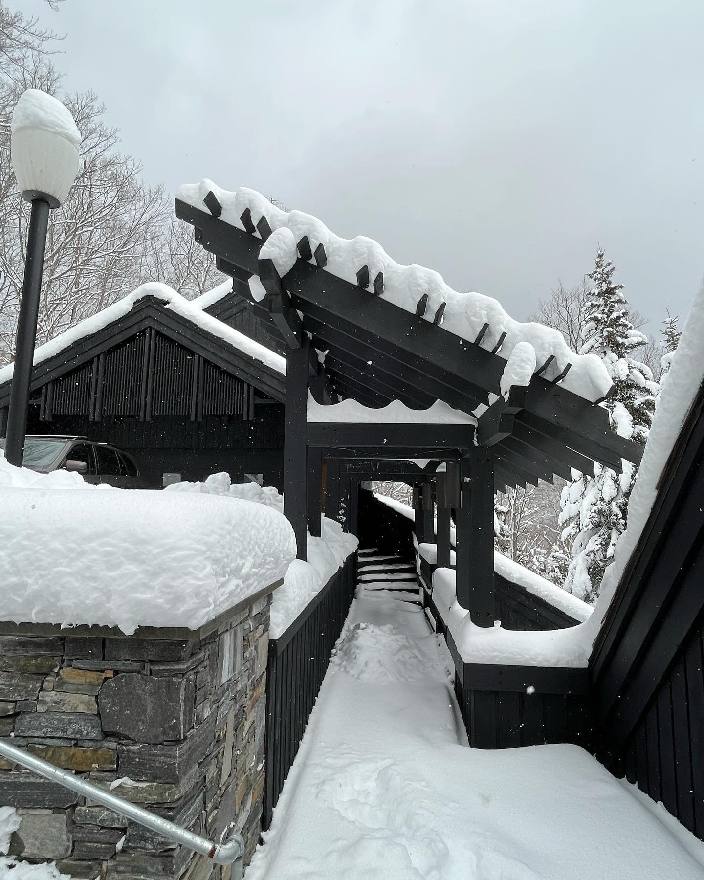 Winter in Vermont

#vermontlife #vermontliving #vermontvacation #wintergetaway #skivacation #vermontsnow #mountaincasa #plymouthvermont #ludlowvt #killingtonvermont #vermont #skihouse #skiing #vermontvacation #getawayhome #vacationmode #vacationrenta