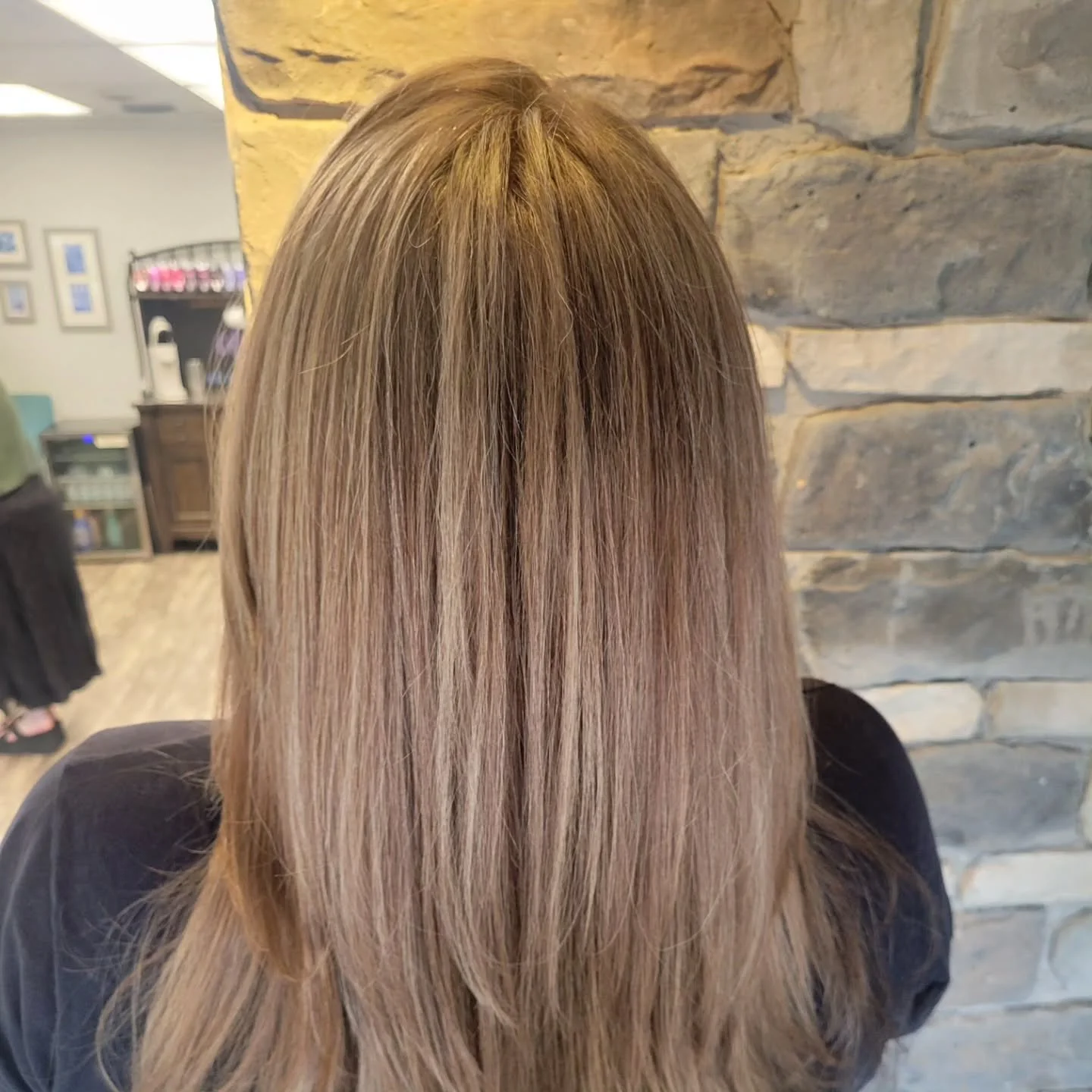 Fall is in the air,  and darker color is too! @susie_alters 
.
.
. 
#tonercolor #darkhaircolor #joico #brunette #brunettehair #greyblending #longhair #statecollegesalon #statecollegehairstylist #pahairsalon #pahairstylists #pennstate