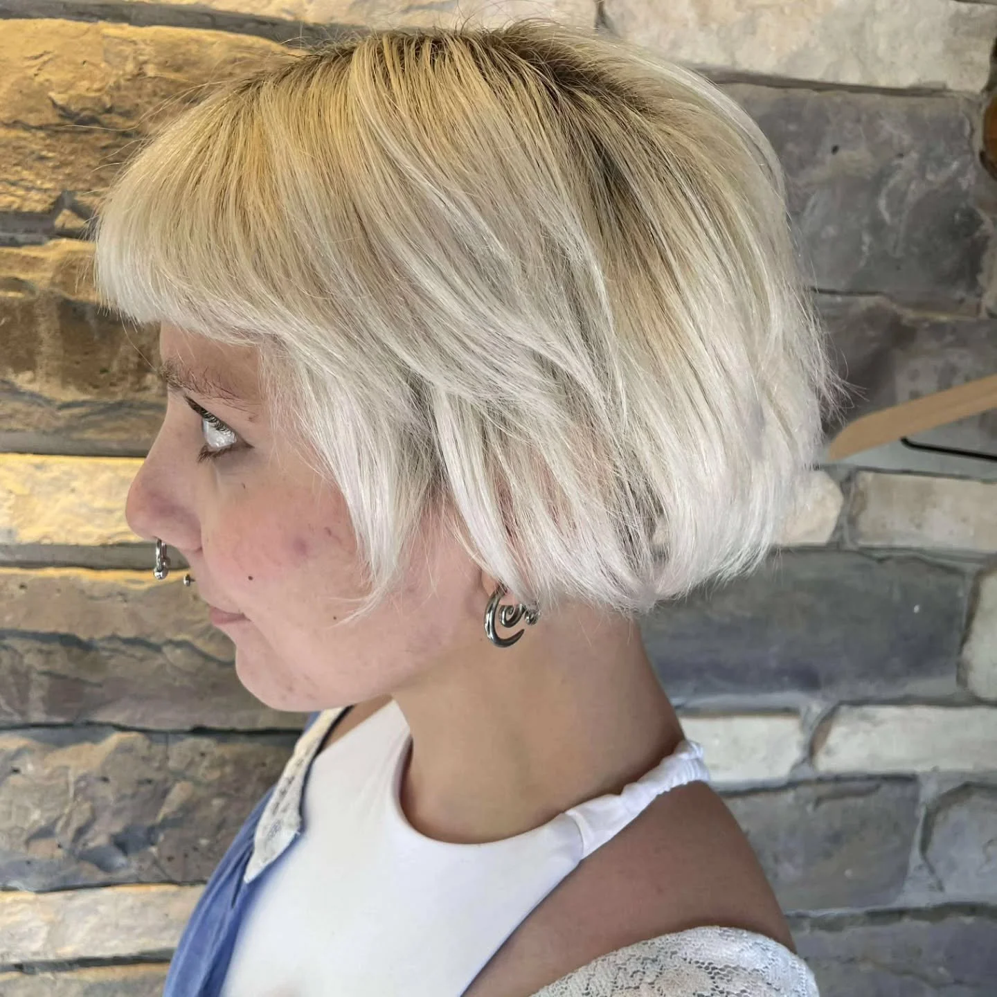 French Bob anyone!?! The cutest cut for fall! @glamby_robin 
.
.
.
#frenchbob #frenchbobhaircut #frenchbobhair #frenchbobhairstyle #designcuts #designcut #blondeshavemorefun #blonde #blondegirl #blondehair #statecollegesalon #statecollegehairstylist 