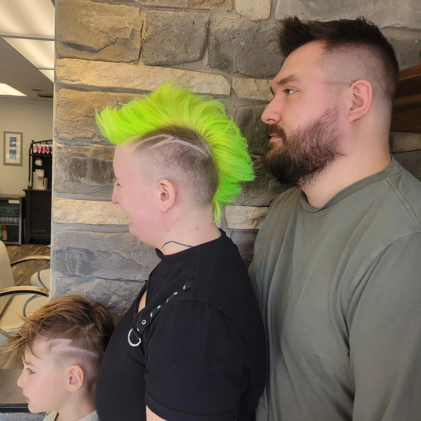 The family that gets their hair cut together is THE BEST!  @susie_alters 
.
.
.
#designcuts #designcut #shorthairstyles #shortcuts #greenhair #hairtattooing #mohawk #clippercuts #mensclippercut #mensclippercuts #kidscuts #kidsfashion #neongreenhair #