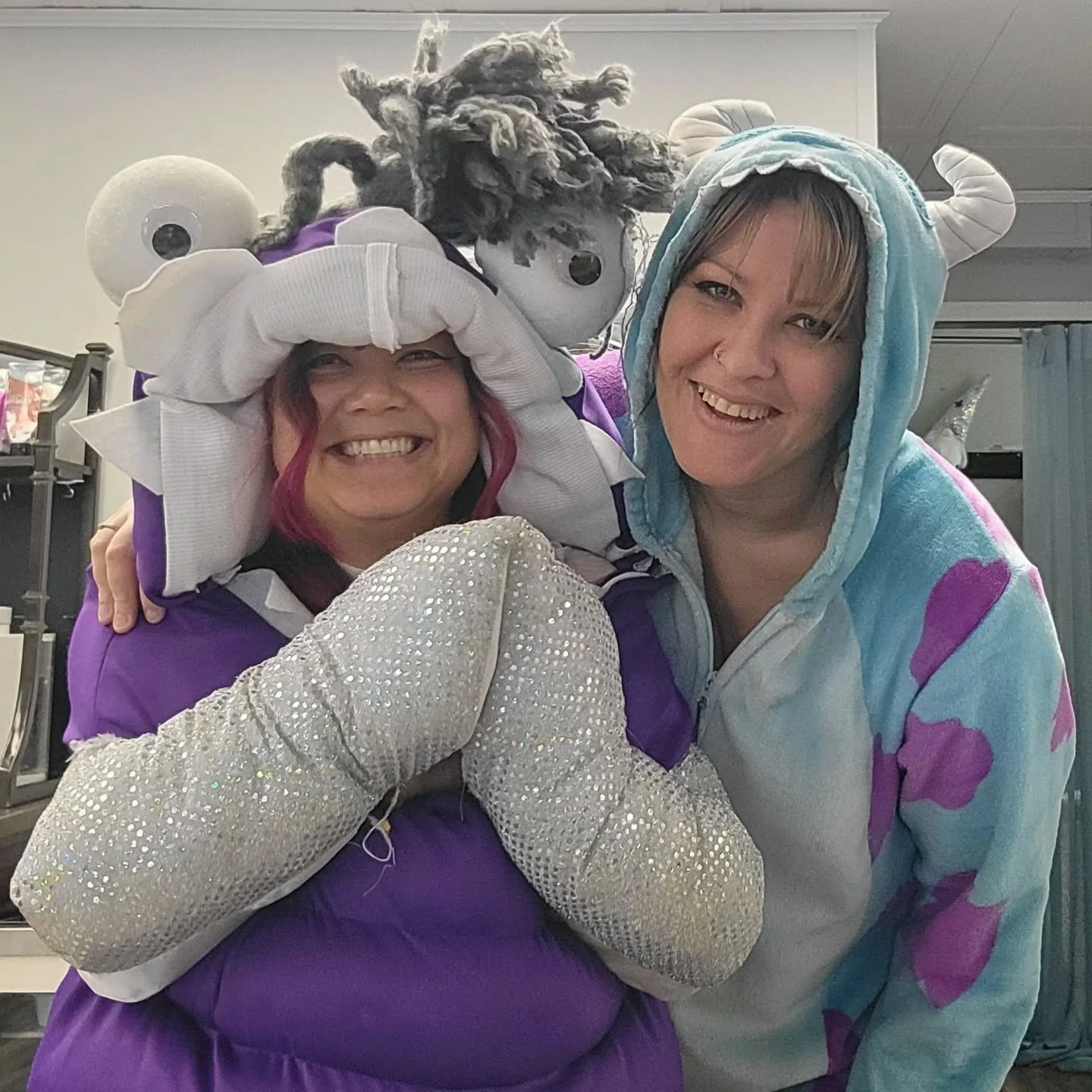 Monster's Inc. Kinda Halloween!!! @bekagrace89 @rebekahshairgame @susie_alters 
.
.
.
#halloween #halloweencostume #halloweenfun #halloweenvibes #monstersinc #monstersincboo #monstersincsulley #statecollegesalon #statecollegehairstylist #pahairstylis