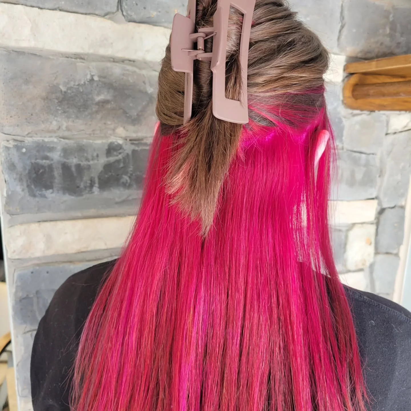 Holidays have come and gone, and we've been busy little bees! Enjoy these fun color transformations and cuts to keep the winter blues away. @glamby_robin @susie_alters 
.
.
.
#colorhair #colortransformation❤️ #fashioncolor #vividcolors #designcuts