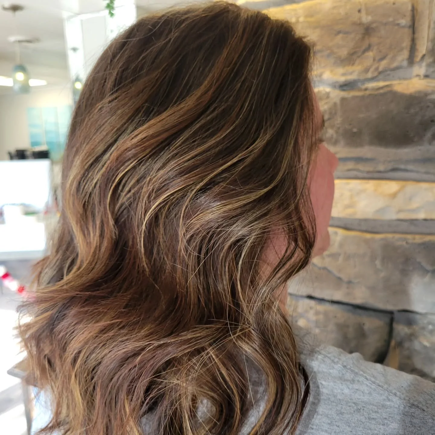 Color to dye for!!! @susie_alters 
.
.
.
#haircolor #highlights #matrix #pahairstylist #statecollegehairstylist