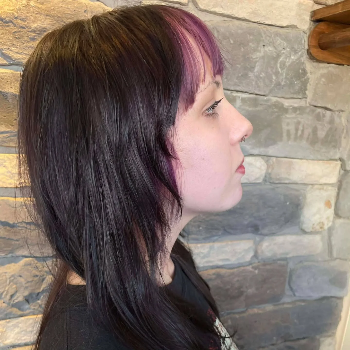 @glamby_robin we're loving the creativity you've been putting out this week! 
.
.
.
#vividcolors #vividhaircolor #wolfcuthairstyle #pixiecut #transformationcut