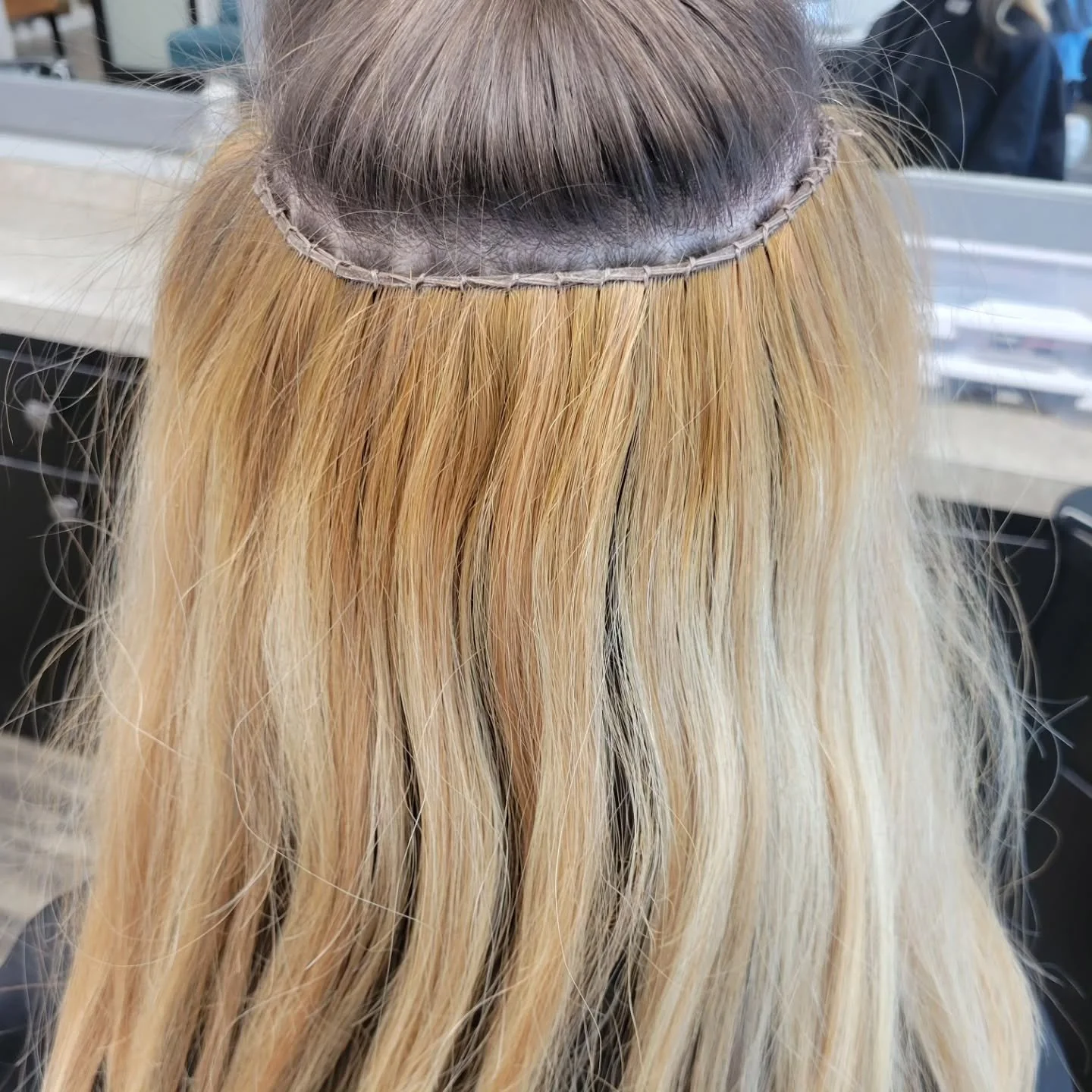 SWIPE➡️➡️➡️ This just goes to show you that even the coolest extensions fade to warm. But fresh highlights and toner can do wonders to bring them back to life!!! @susie_alters 
.
.
.
#highlights #hairextensions #statecollegesalon #pahairsalon #pennst
