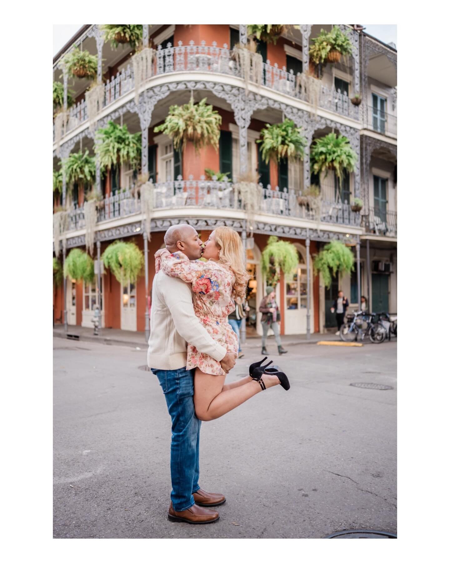 Jocelyn &amp; Darnell ✨ ⁣
⁣
Some fun last minute engagement photos for these two cuties on their vacation to New Orleans from Chicago! They decided to start in Jackson Square to capture the iconic beauty of the French Quarter.