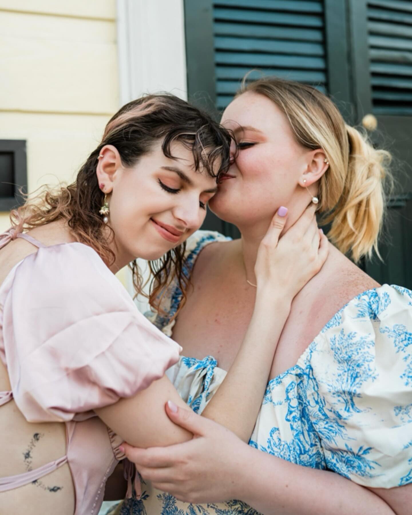 Just a little post full of sweet merriment in the midst of Mardi Gras madness. ⁣
⁣
Amelia asked and they said yes! ⁣
⁣
This post is heckin late but congrats all the same to Amelia and Katie. 💕 ⁣