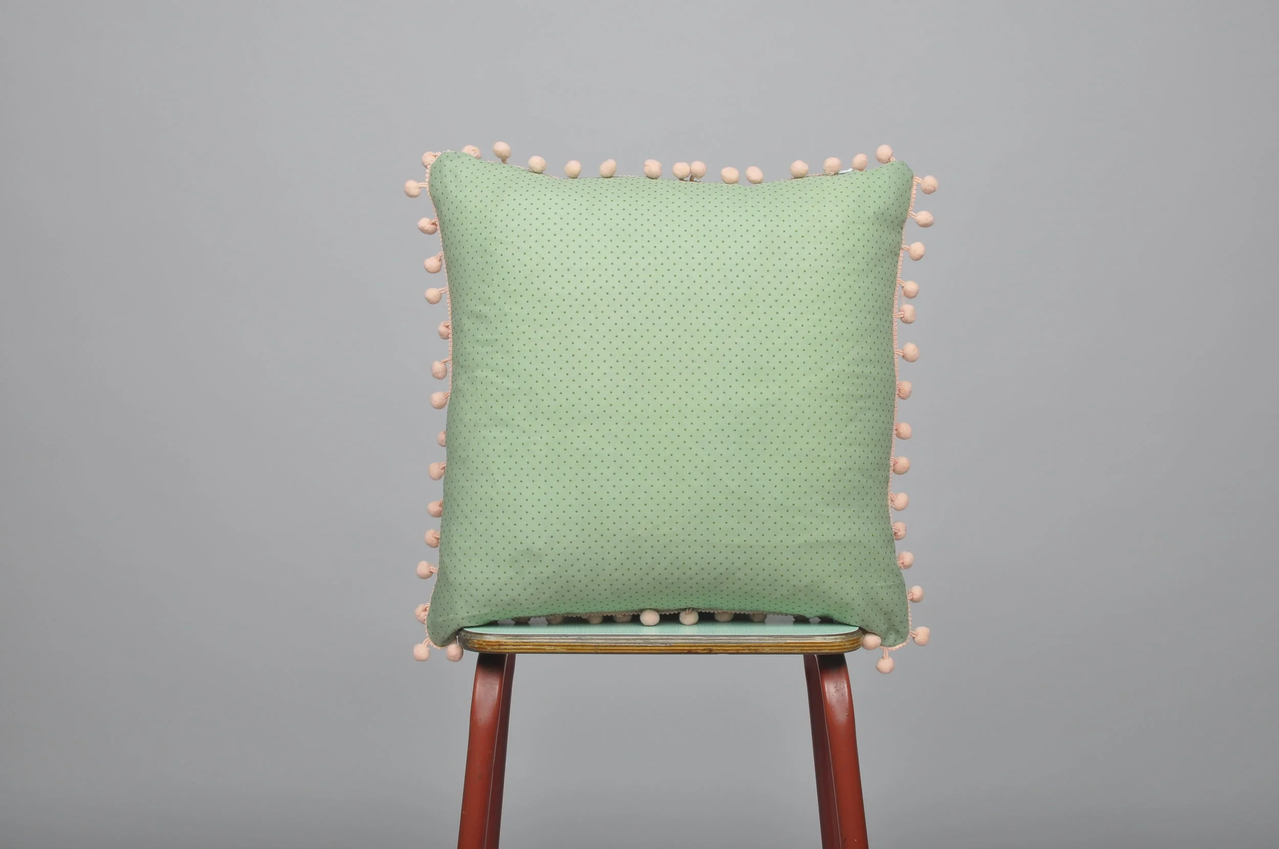 Equilaterally pom'd : Sage pimple pleasure