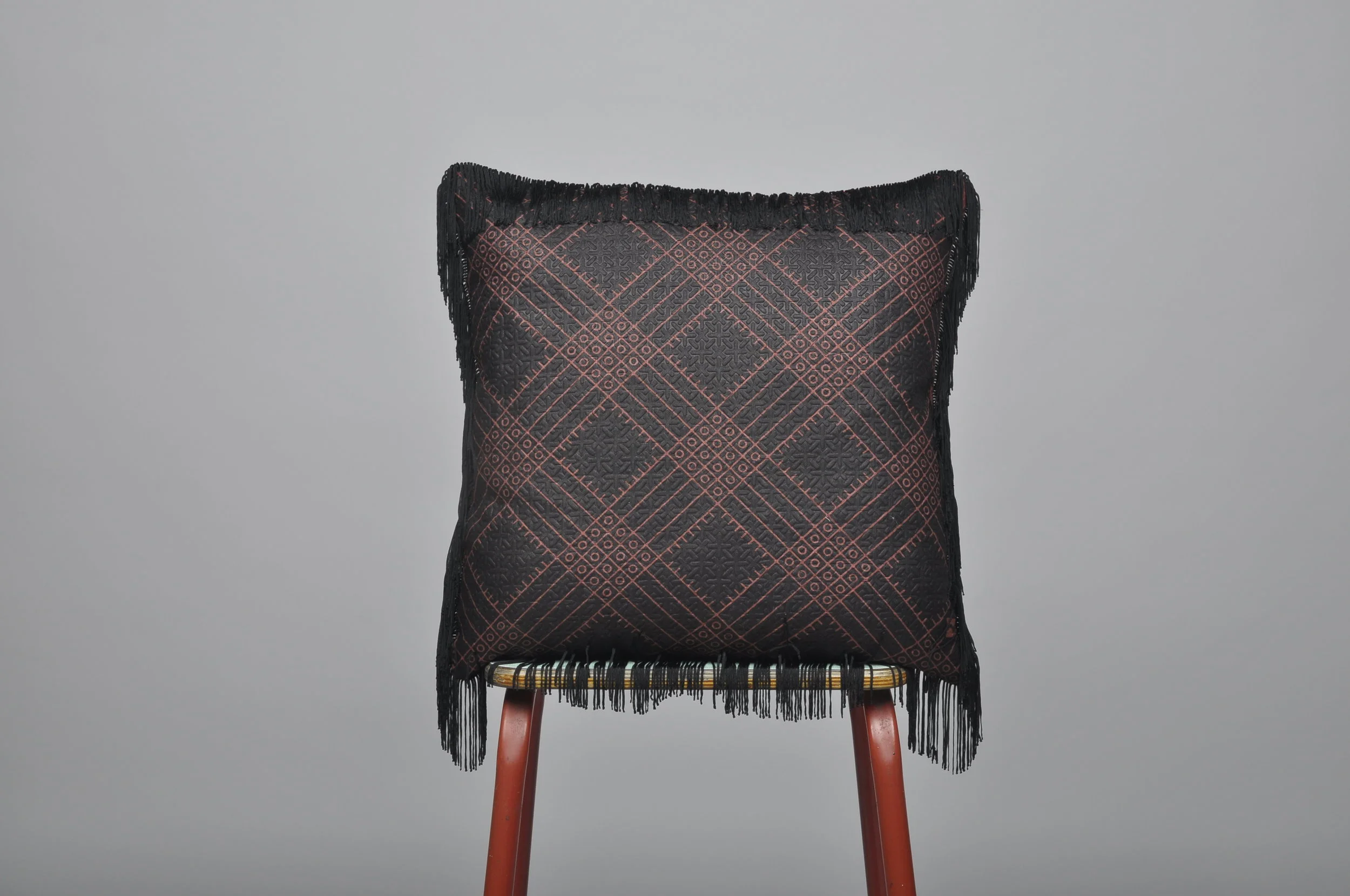 Equilateral tassel tussle : Midnight O' + X's