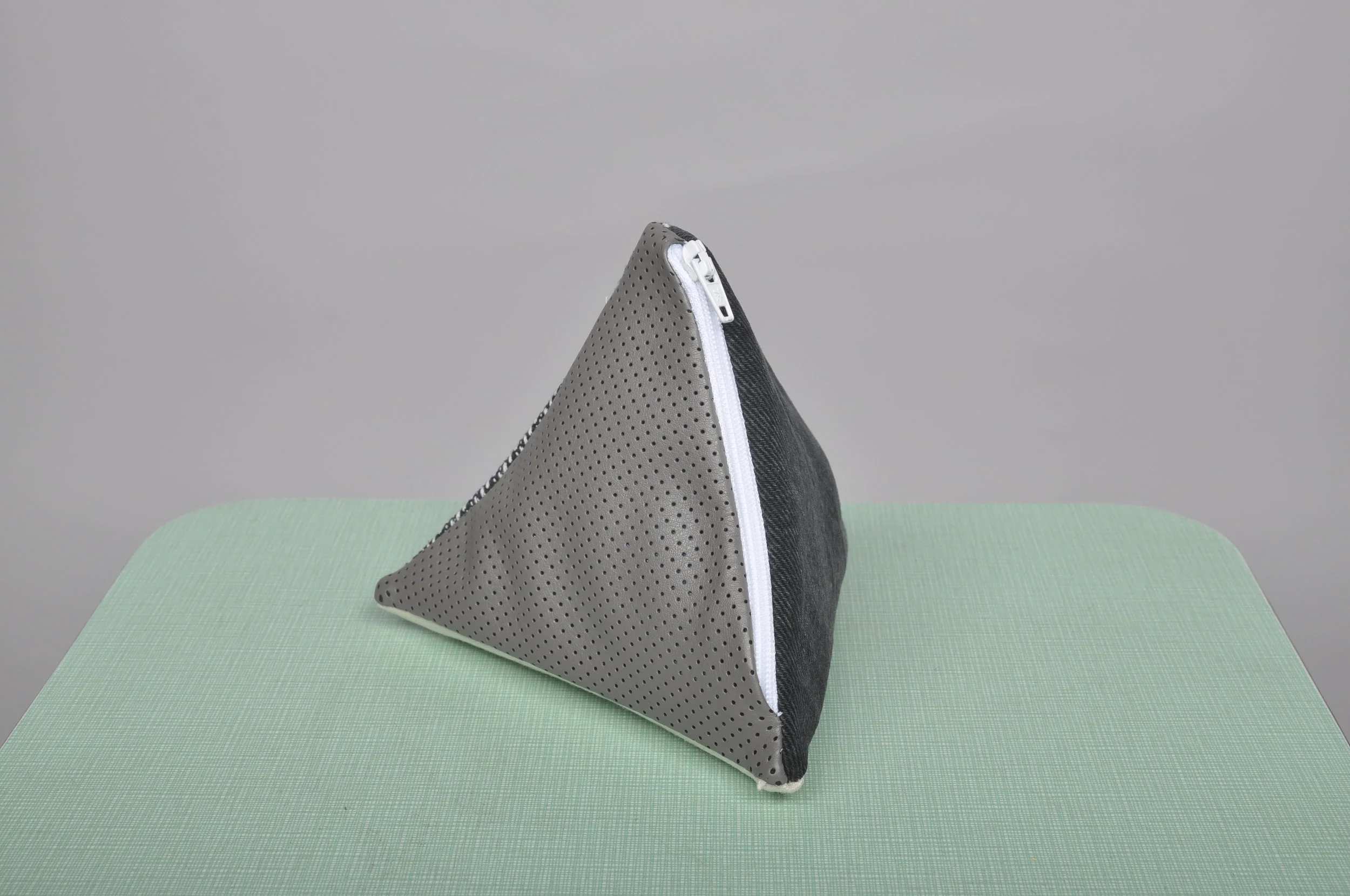 Pharaohs pocket : White whispers