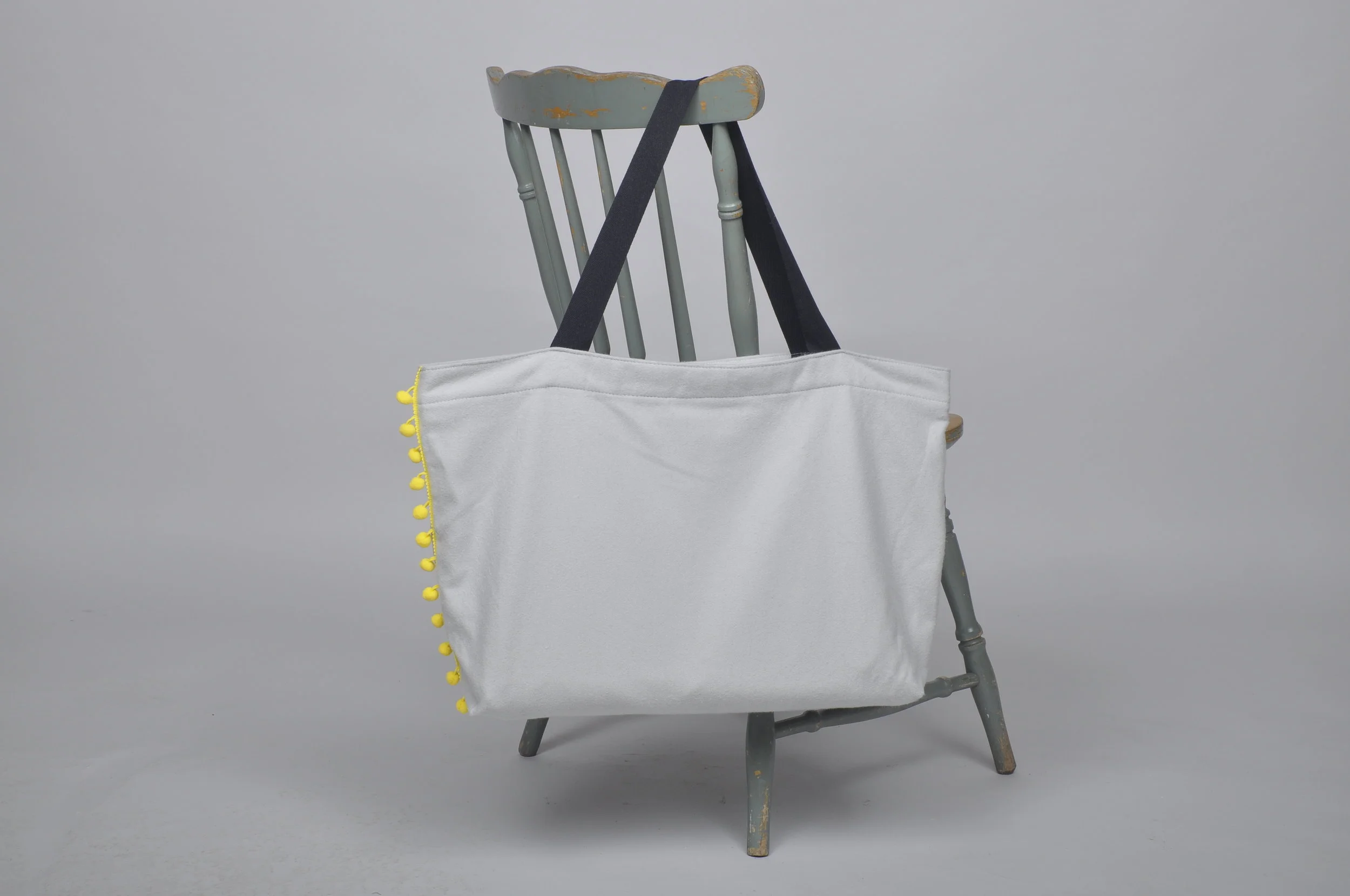 Large arm candy : Grey clouds