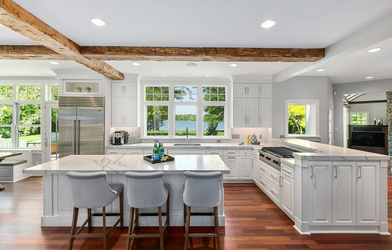 18+Kitchen+with+Counter.jpg