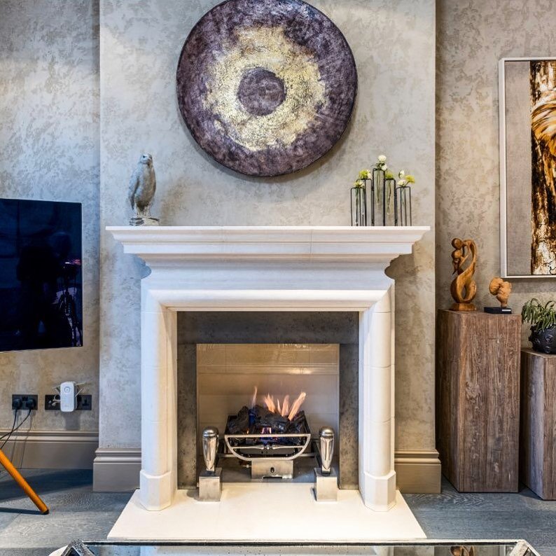 Lovely fireplace and living room we completed in Barnes 2021 #bigbeanconstruction #fire #livingroomdecor #lounge #luxury #beautiful #interiordesign #design #architecture #london