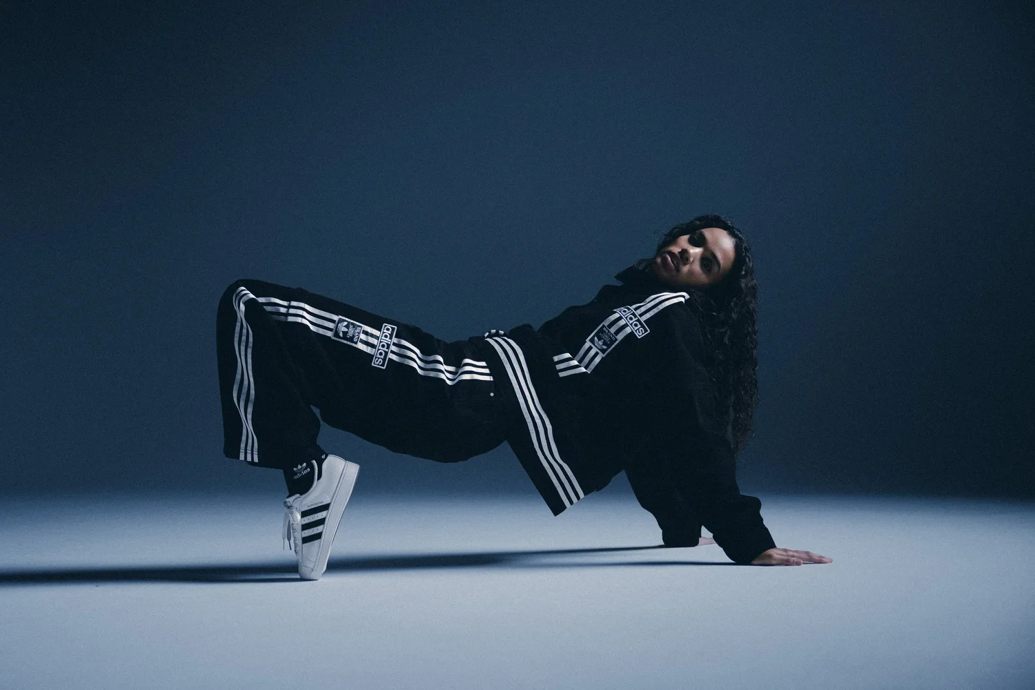 SPORTSWEAR