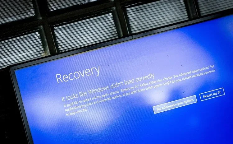 Derivatives trading halved amid tech outage