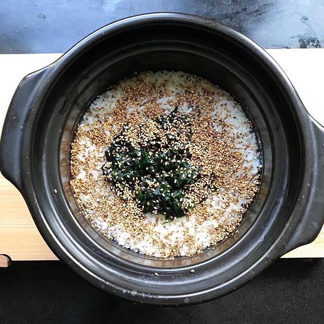 Wakame gohan 🌊 Seaweed mixed rice. It was my favorite school meal when I was in elementary school back in 80&rsquo;s 😋🍚🌿 #wakame #ricelover #seavegetables