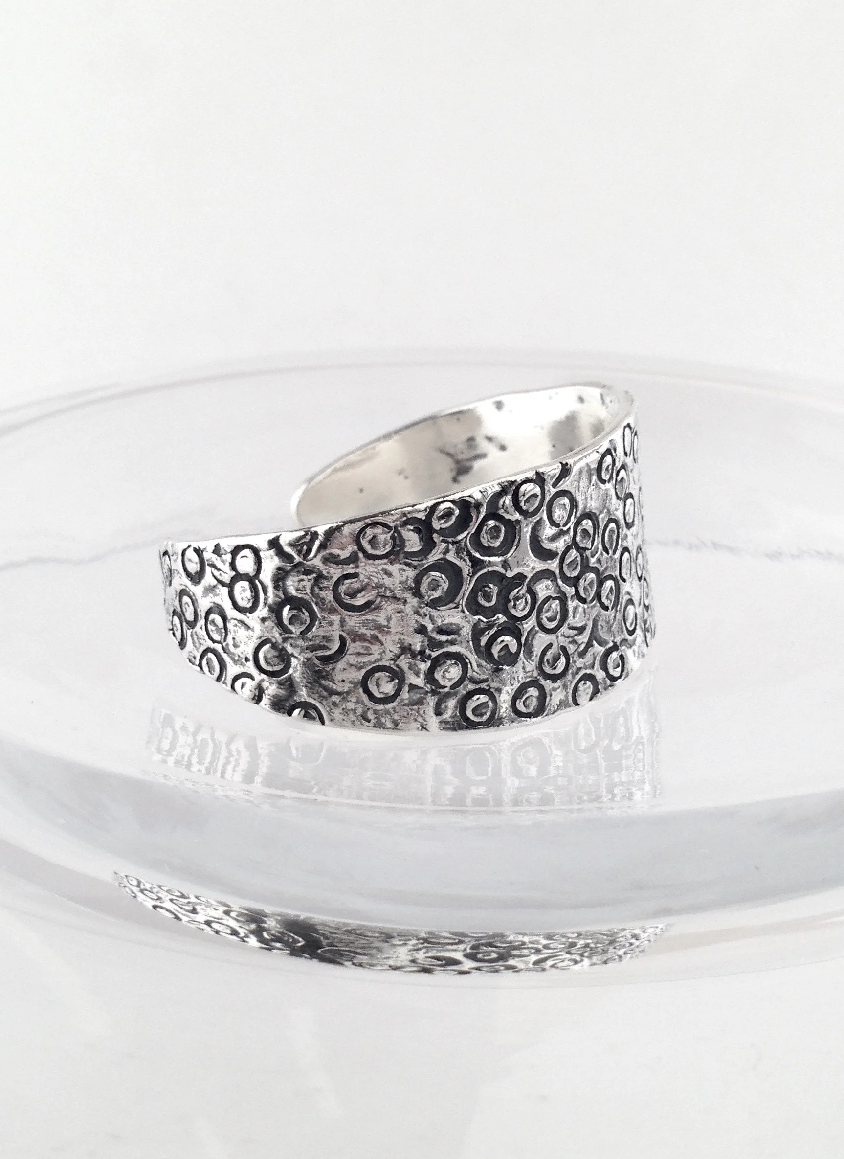 presences-cuff-ss.jpg
