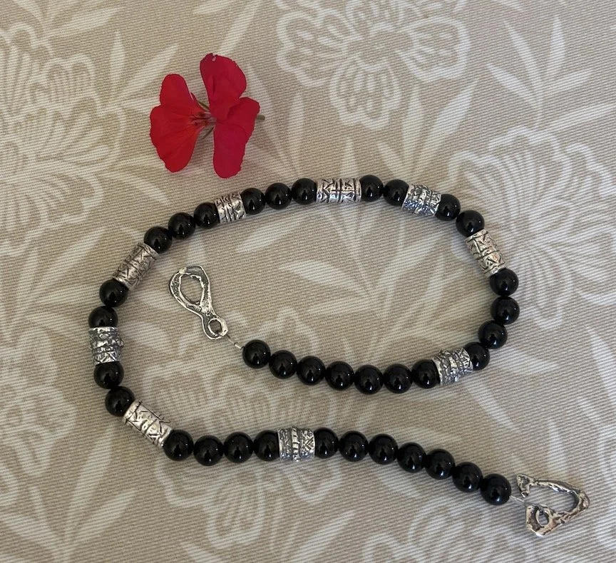 GRATIUDE IN ONYX.JPG