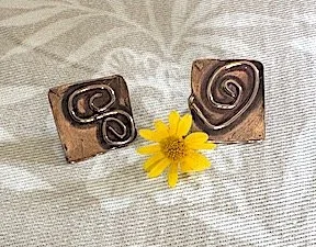 Bronze infinity squares.JPG