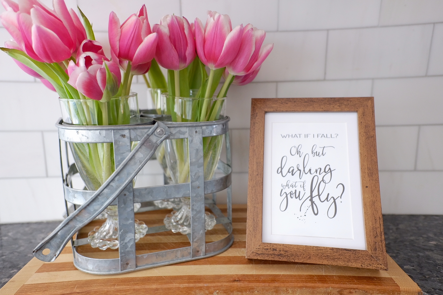 5 Ways to Style Spring Flowers