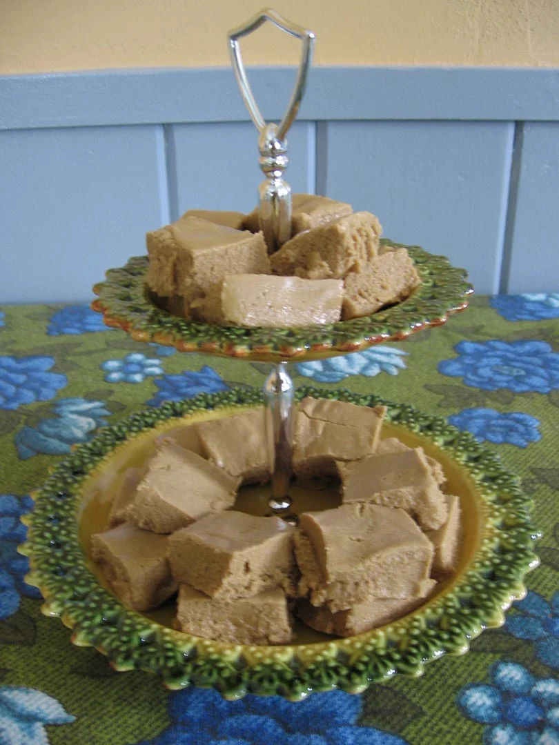 Tah-dah! The finished "First-Love Fudge!" It even looks like it came from the '70s!