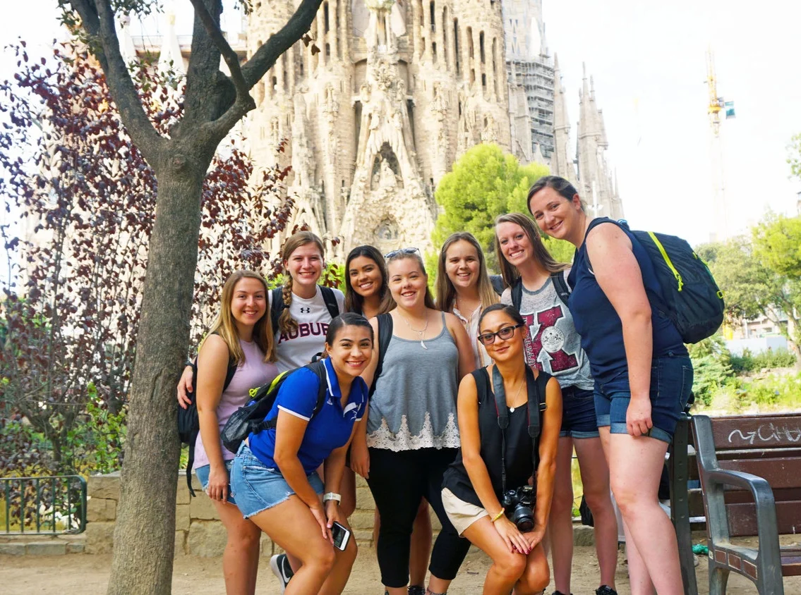 Sagrada%2BGirls.jpg