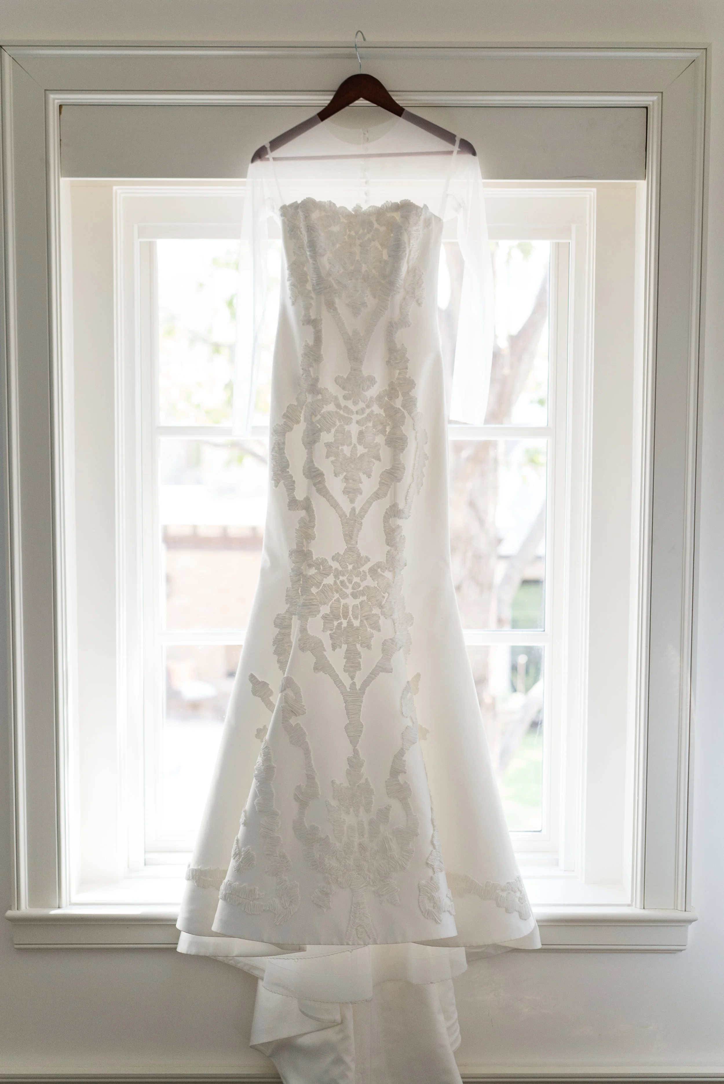 Wedding Dress Details - Dallas, Tx - Fall Wedding - Julian Leaver Events