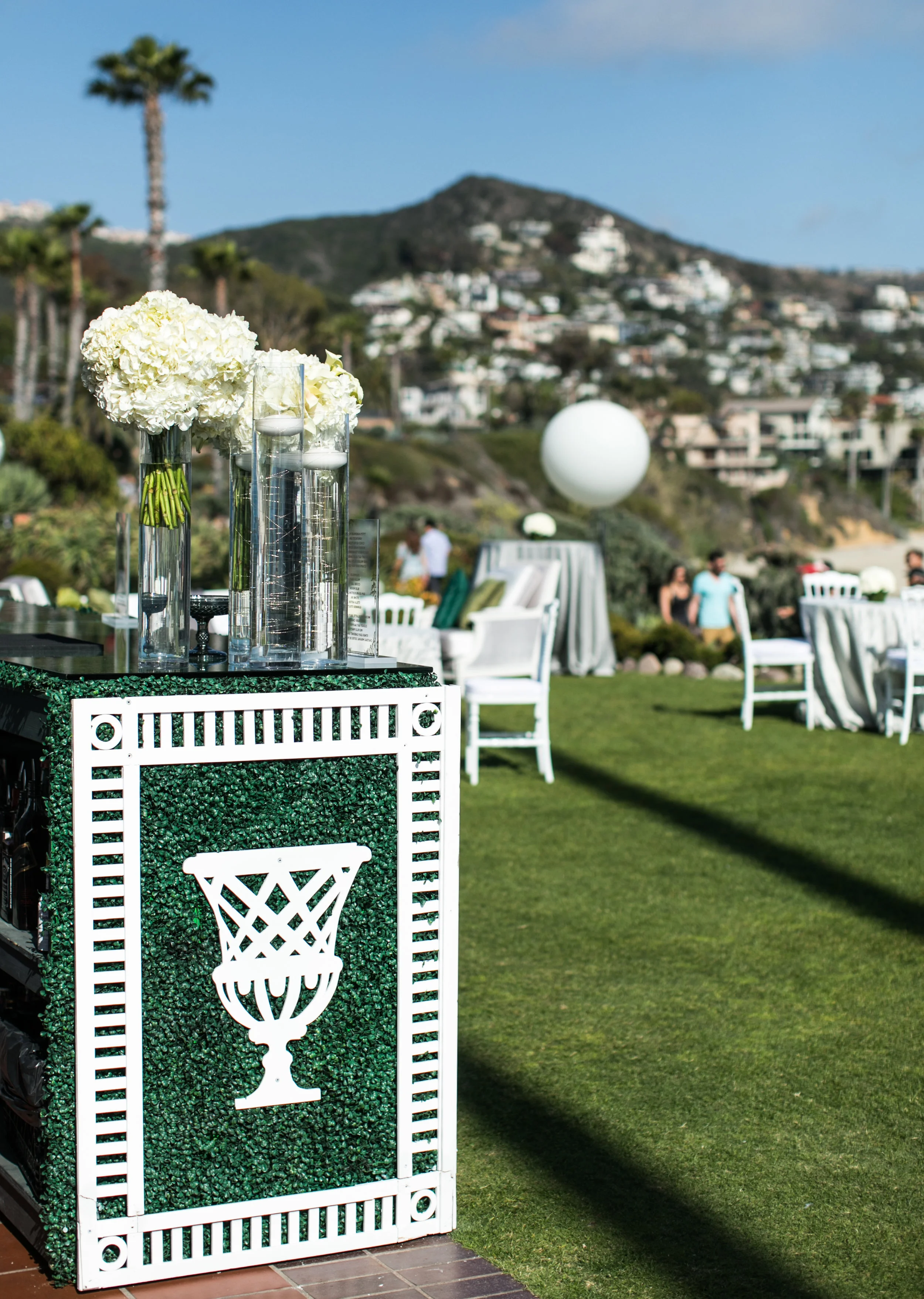 Cocktail Hour Details - Laguna Beach, California - Summer Wedding - Julian Leaver Events
