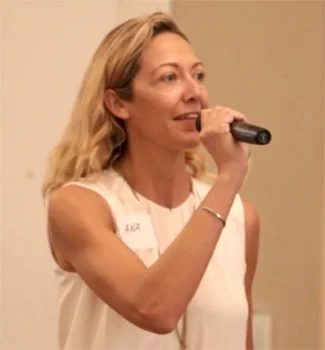 Ana_speaking_1.jpg