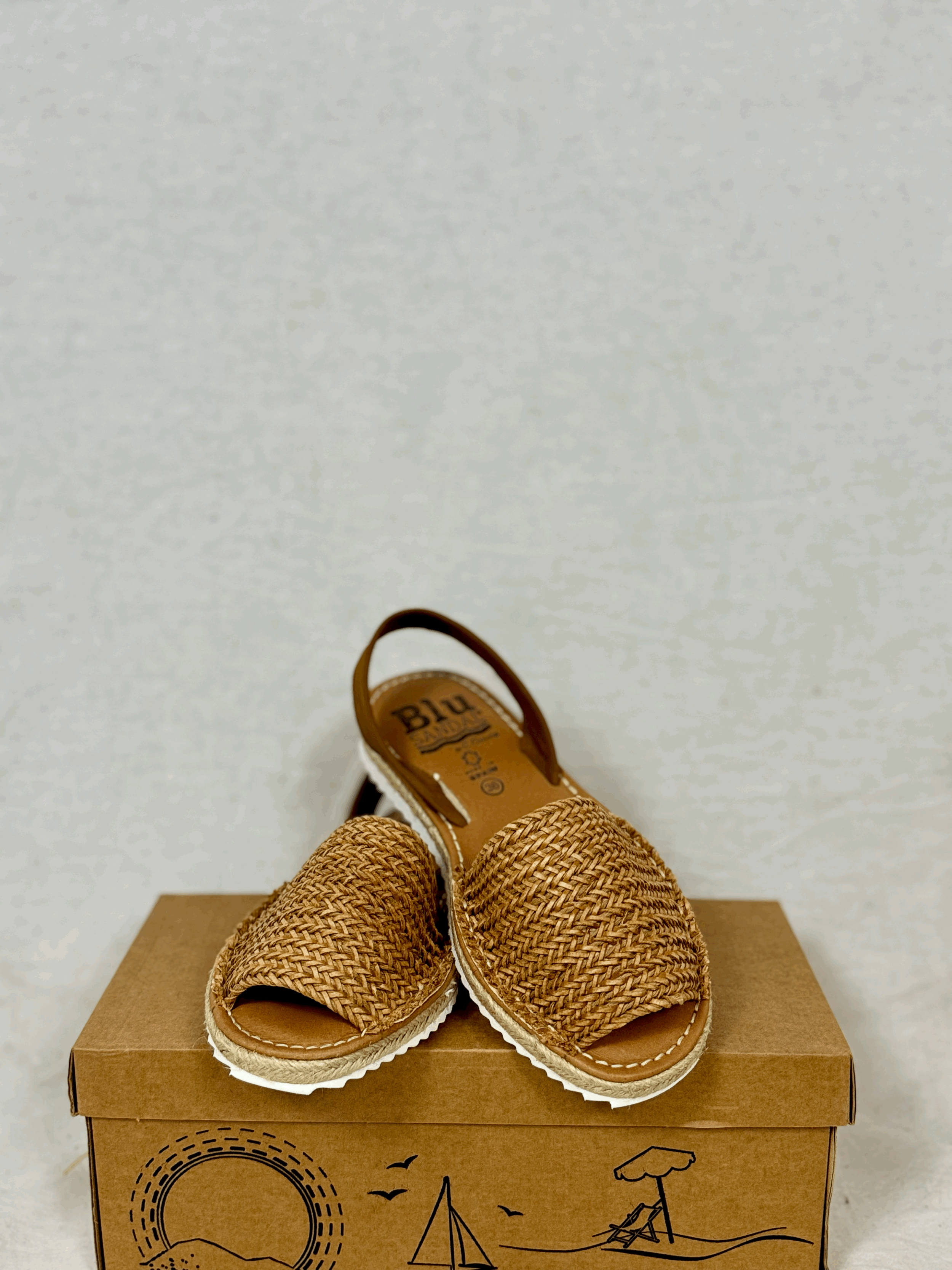 AVARCA Leather sandals in braided Cuero tan leather