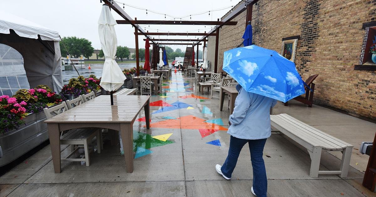 The mural was created using weather-proof cement paint. 