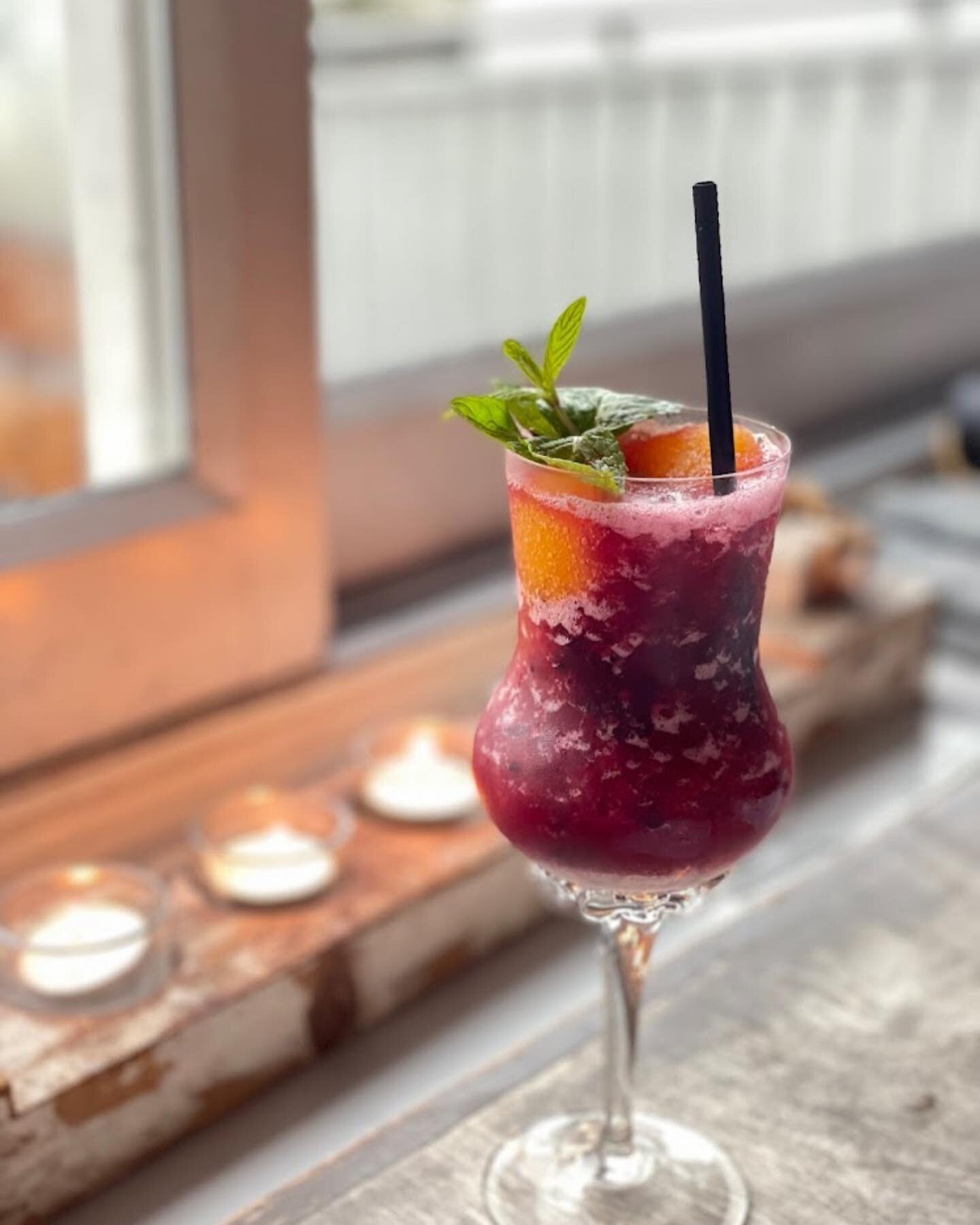 Sip sip, hooray. 

.
.
.
.
.
#whiterock#yvr#vancouver#Vancity#BC#southsurrey#richmond#langley#delta#yvrfoodies#Vancouverfoodies#vancityfoodies#yvreats