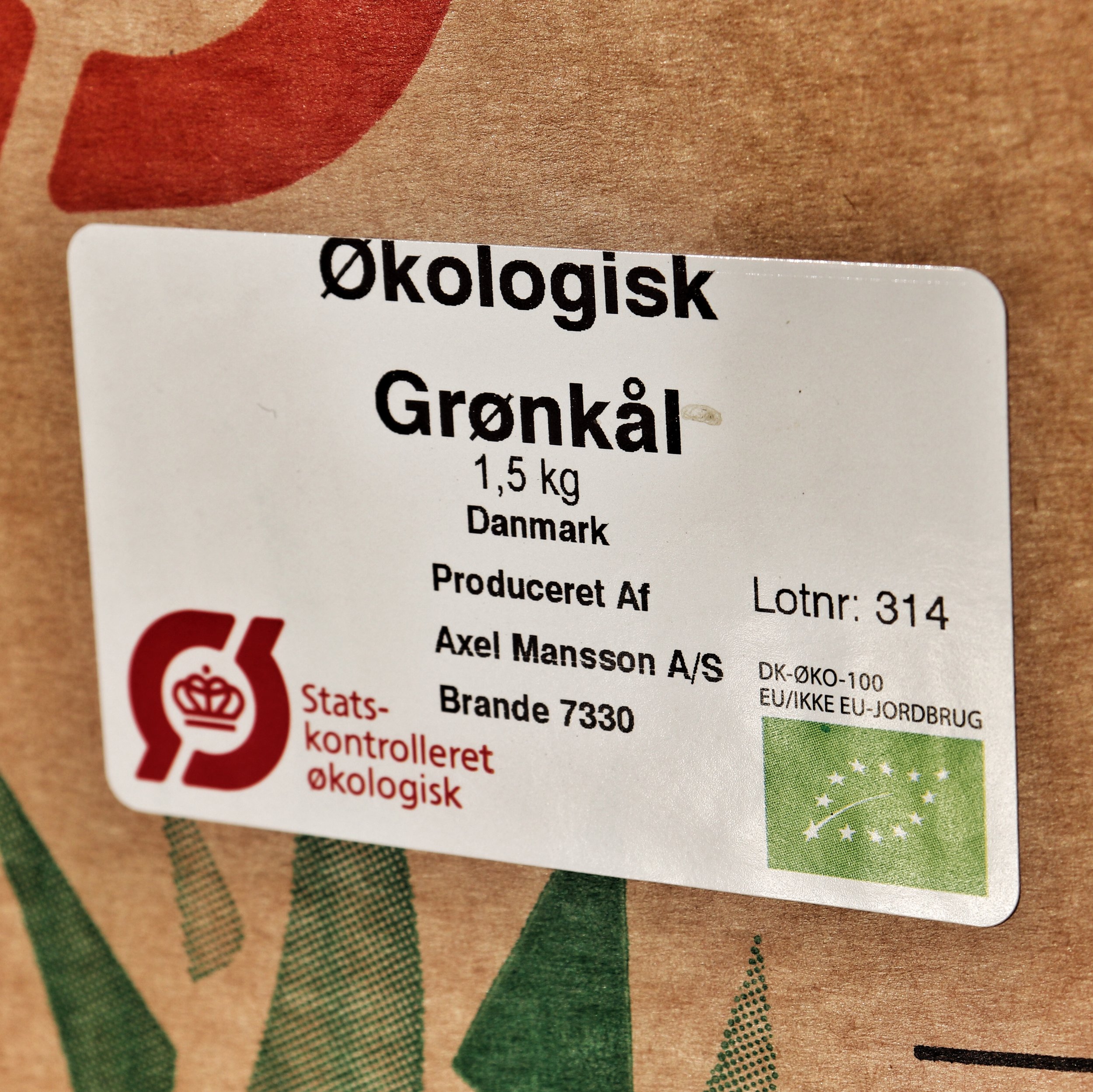The green leaf logo in the right hand corner signifies an organic product in the EU.